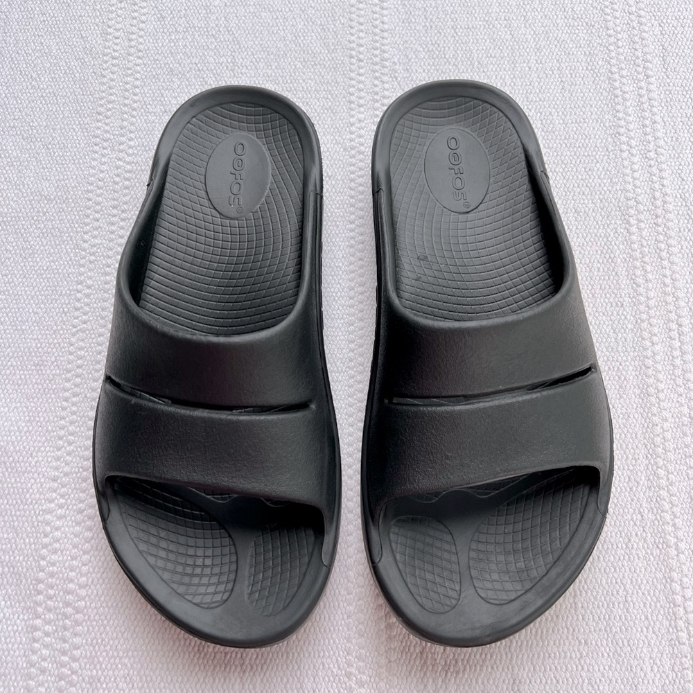 Oofos Ooahh Slide Sandals Black Size 8